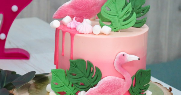 Lou's with love cake design - This beautiful flamingo cake went out last  week. I have been lucky enough to make Alayah's birthday cakes for the last  5 years, every year Alayah