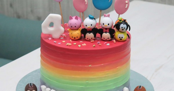 World Cake Topper. Disney Tsum Tsum wedding cake topper, Mickey & Minnie Tsum  Tsum cake topper