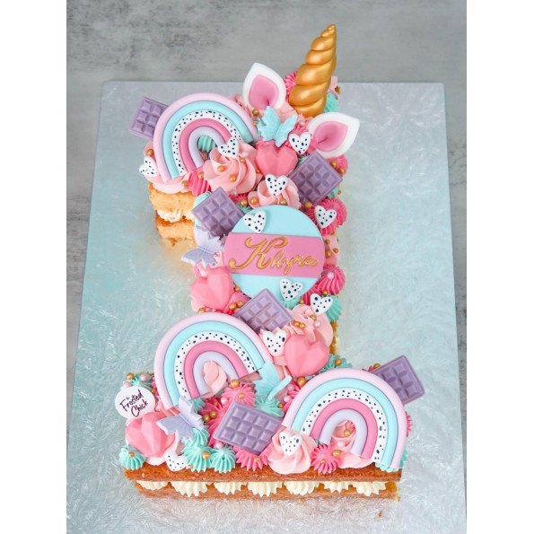 Super Magical Rainbow Unicorn Cake!