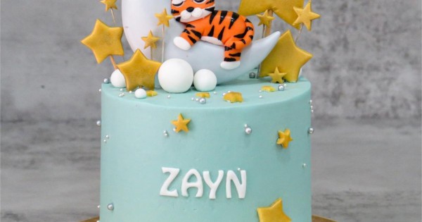 Little Tiger cake - Decorated Cake by Elizabeth Miles - CakesDecor