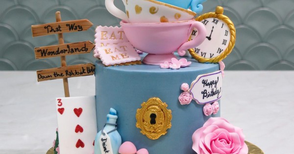 Alice in Wonderland Cake singapore/disney princess cakes sg - River Ash  Bakery