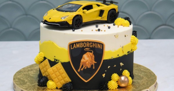 A Lamborghini Cake! – legateaucakes