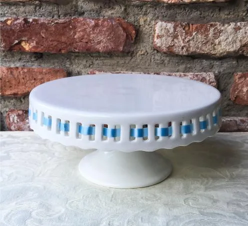 (RENTAL) 8" Ribbon Trim Cake Stand
