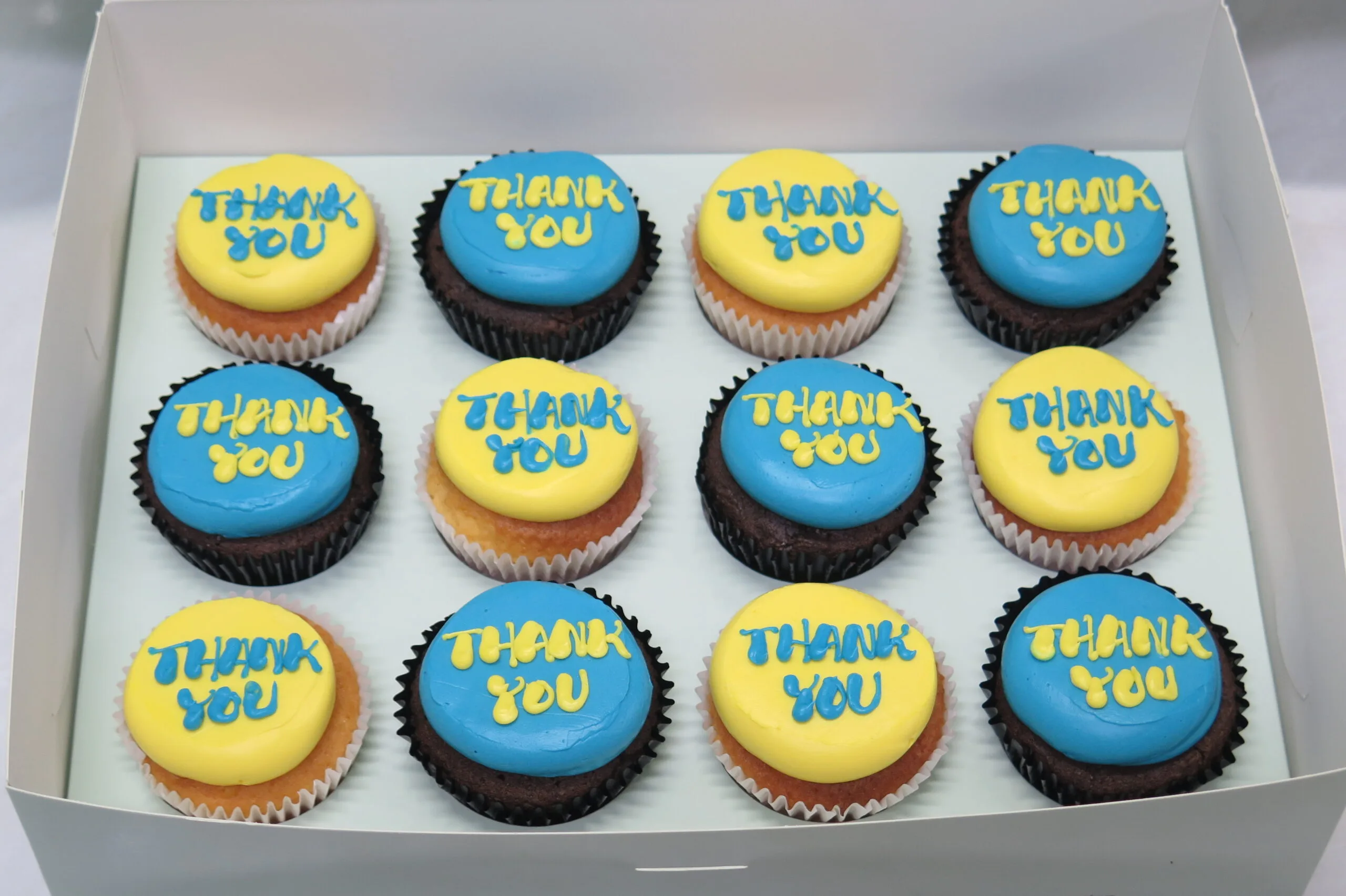 Greeting Cupcakes