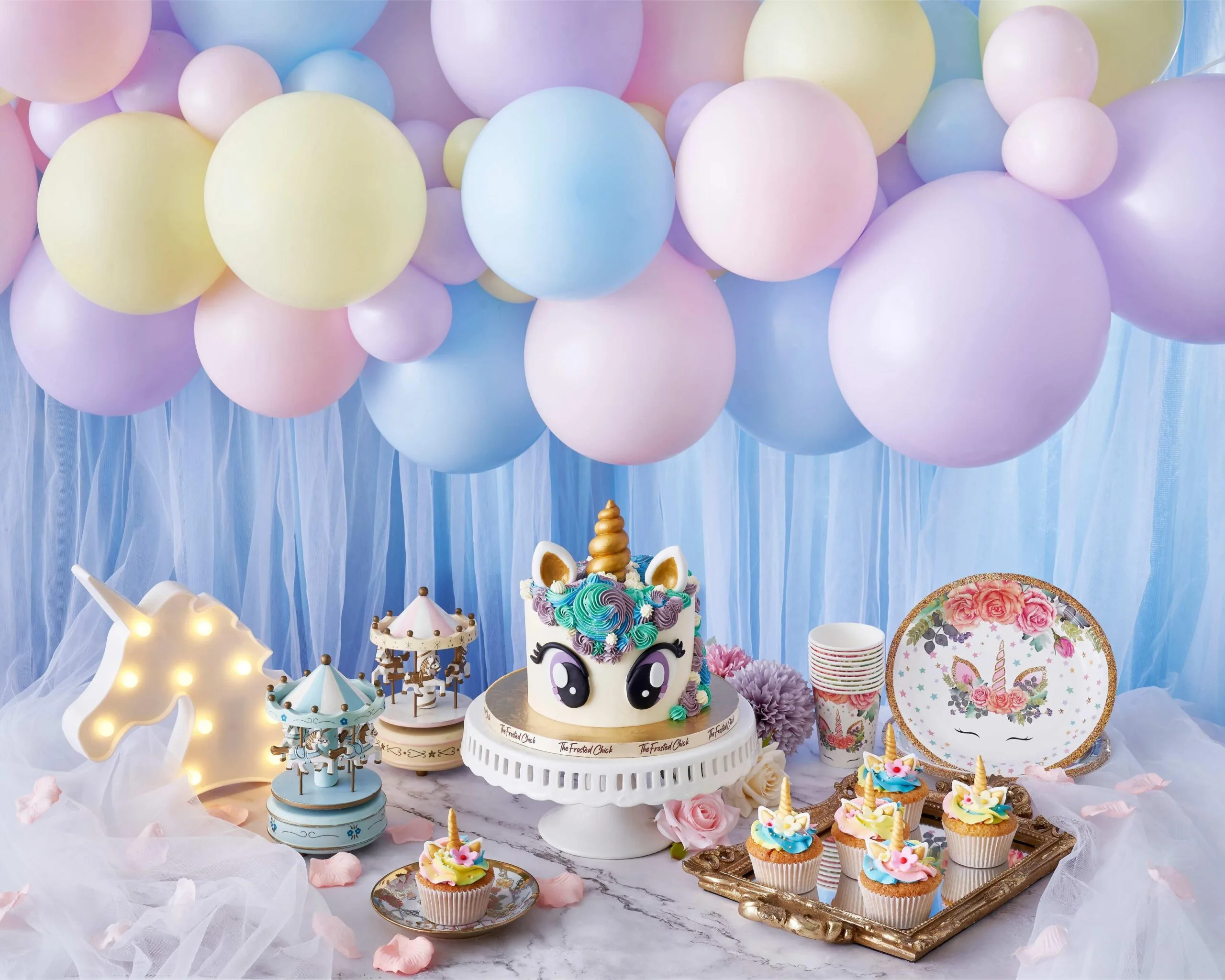 Unicorn Bundle (Cake + Cupcakes)
