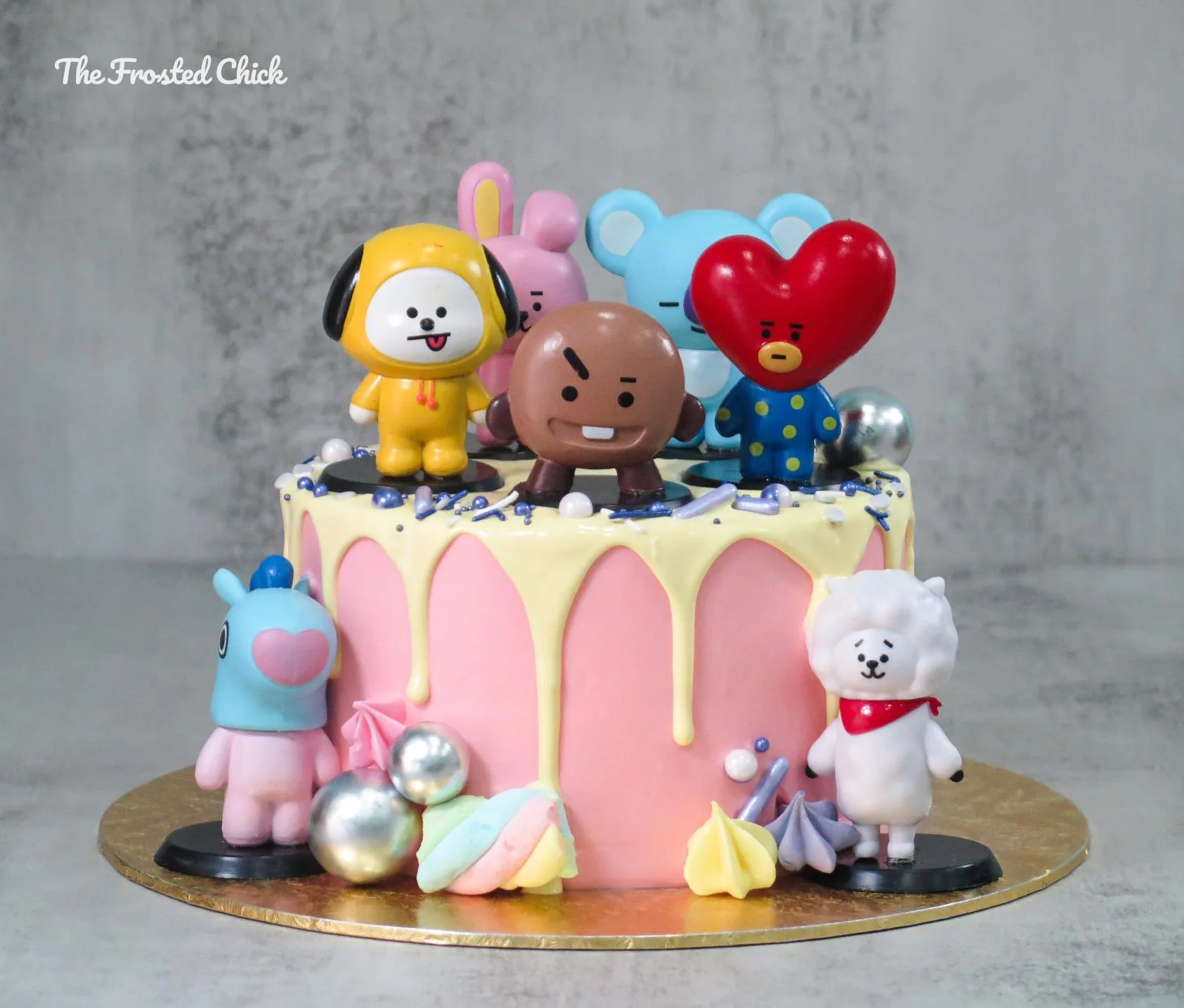 BT21 Drip Cake