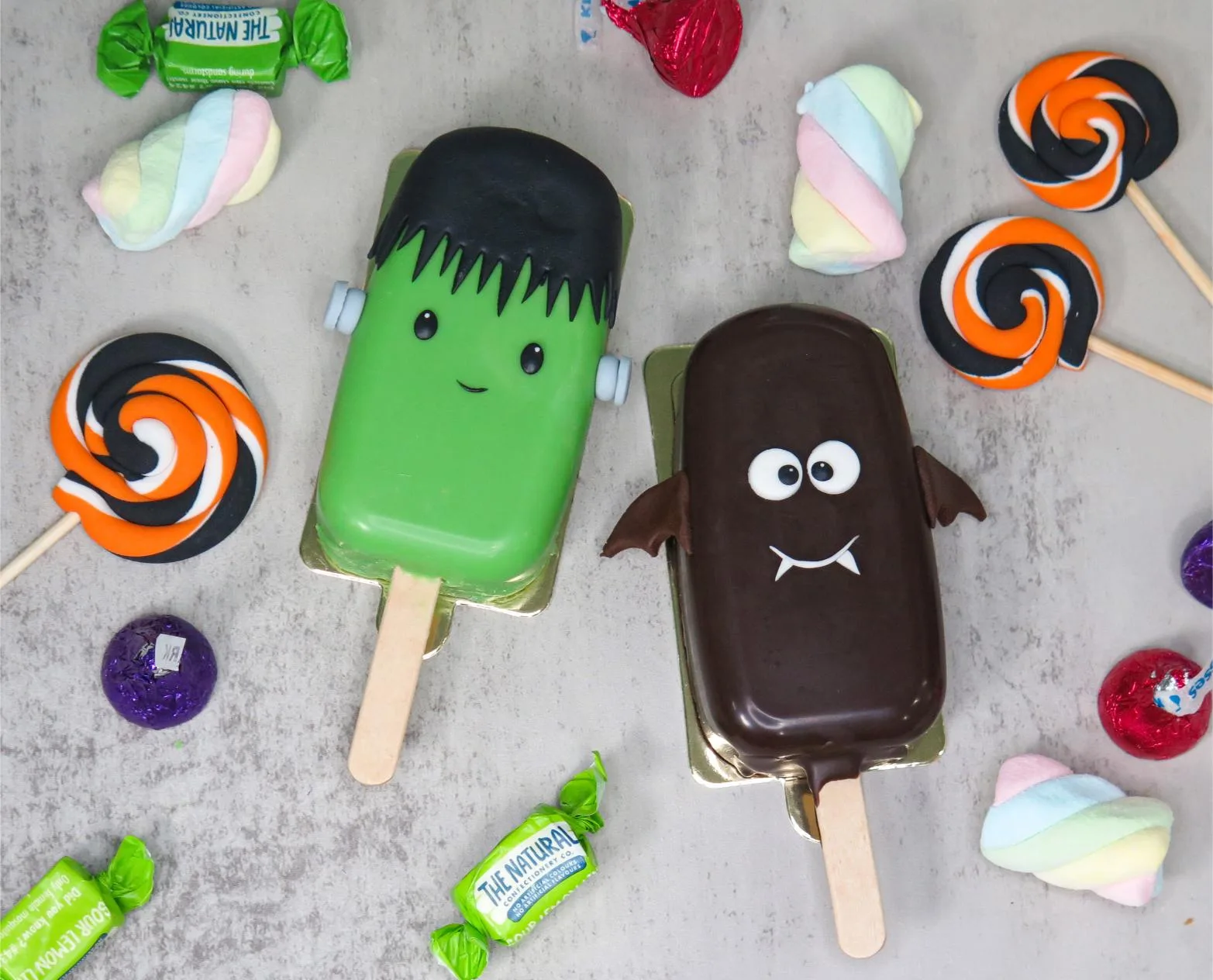 Halloween Cakesicles (8pc)