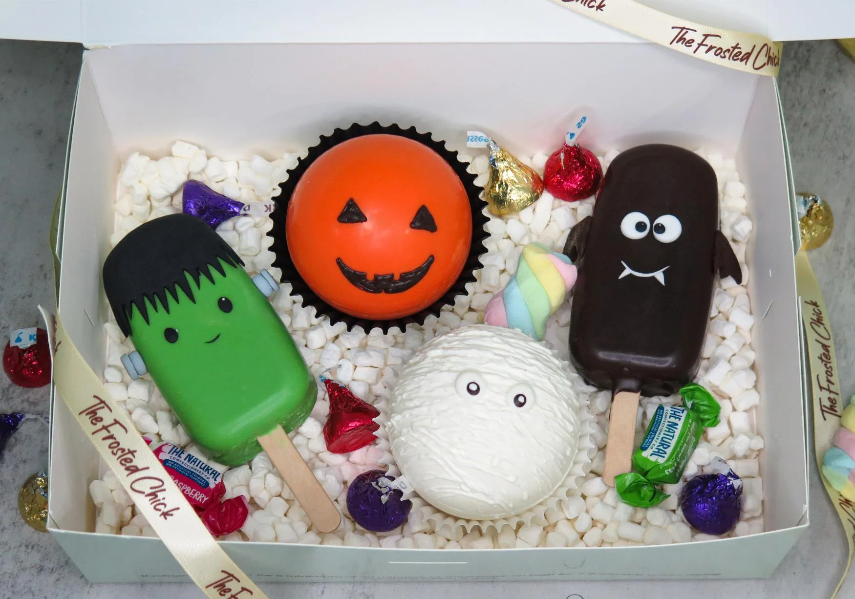 Halloween Gift Box (Cakesicles + Chocolate Bombs Set)