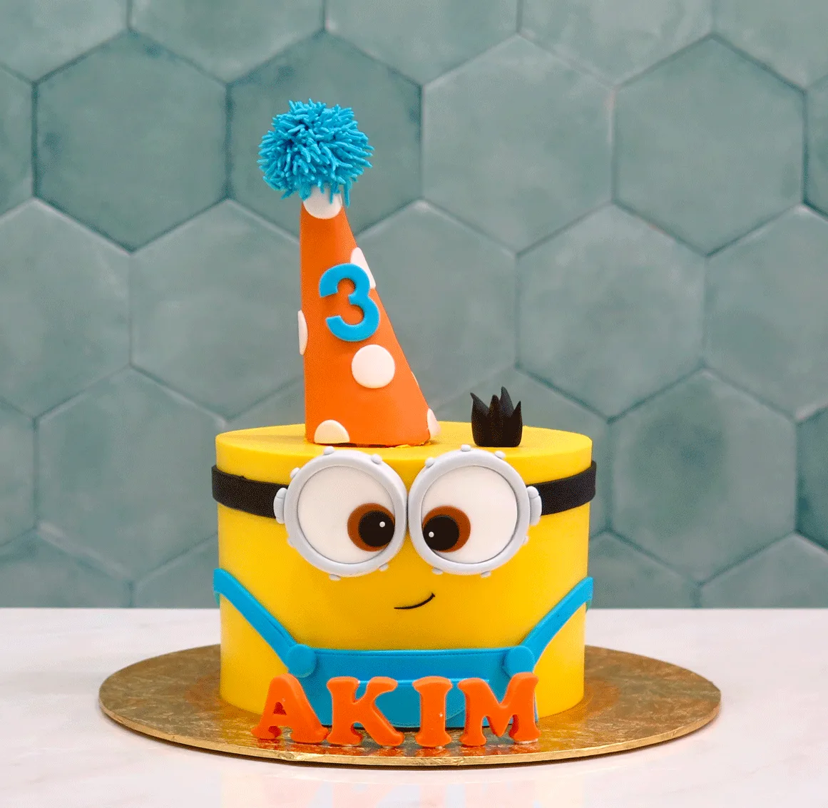 Minion Party Cake