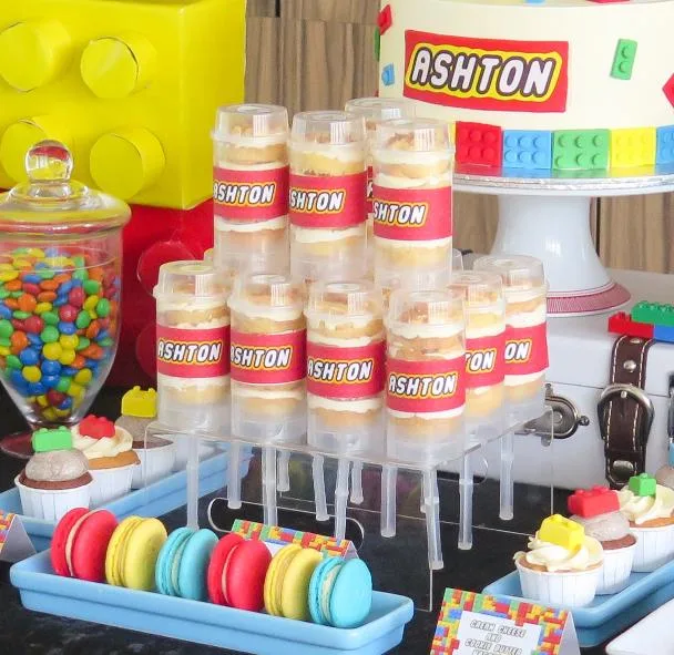 (RENTAL) Acrylic Push Pop Stand