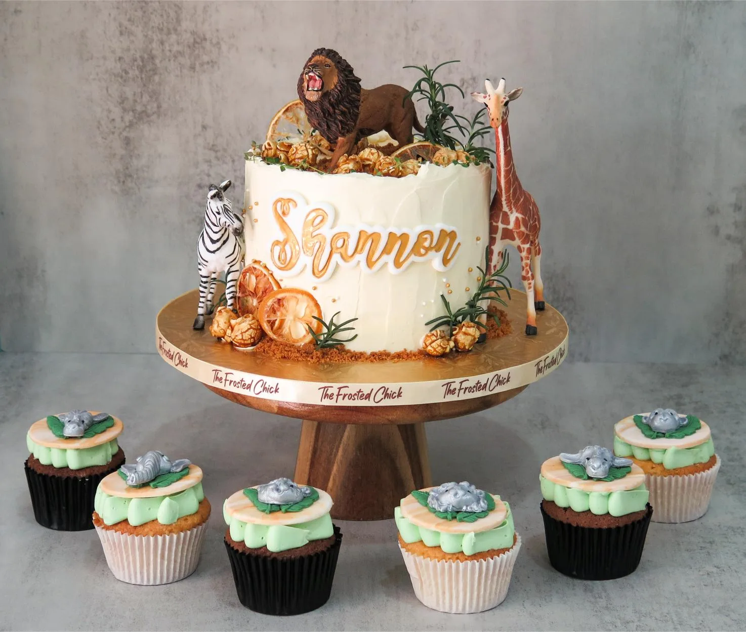Safari Animals Bundle (Cake + Cupcakes)