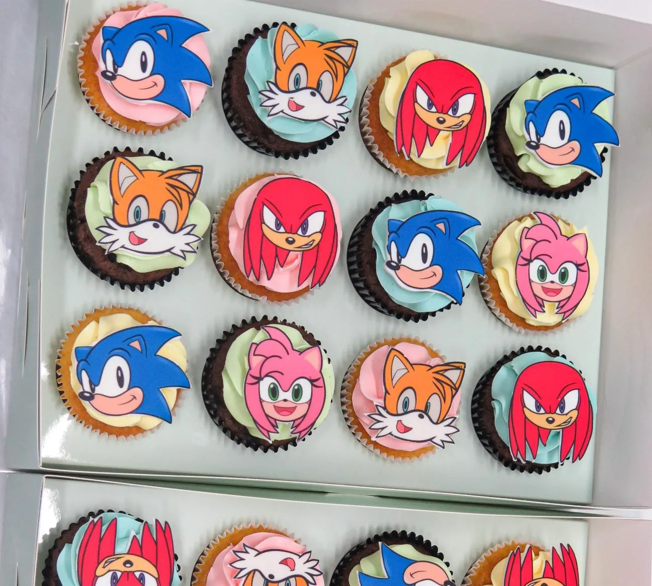 Sonic the Hedgehog Inspired Cupcakes