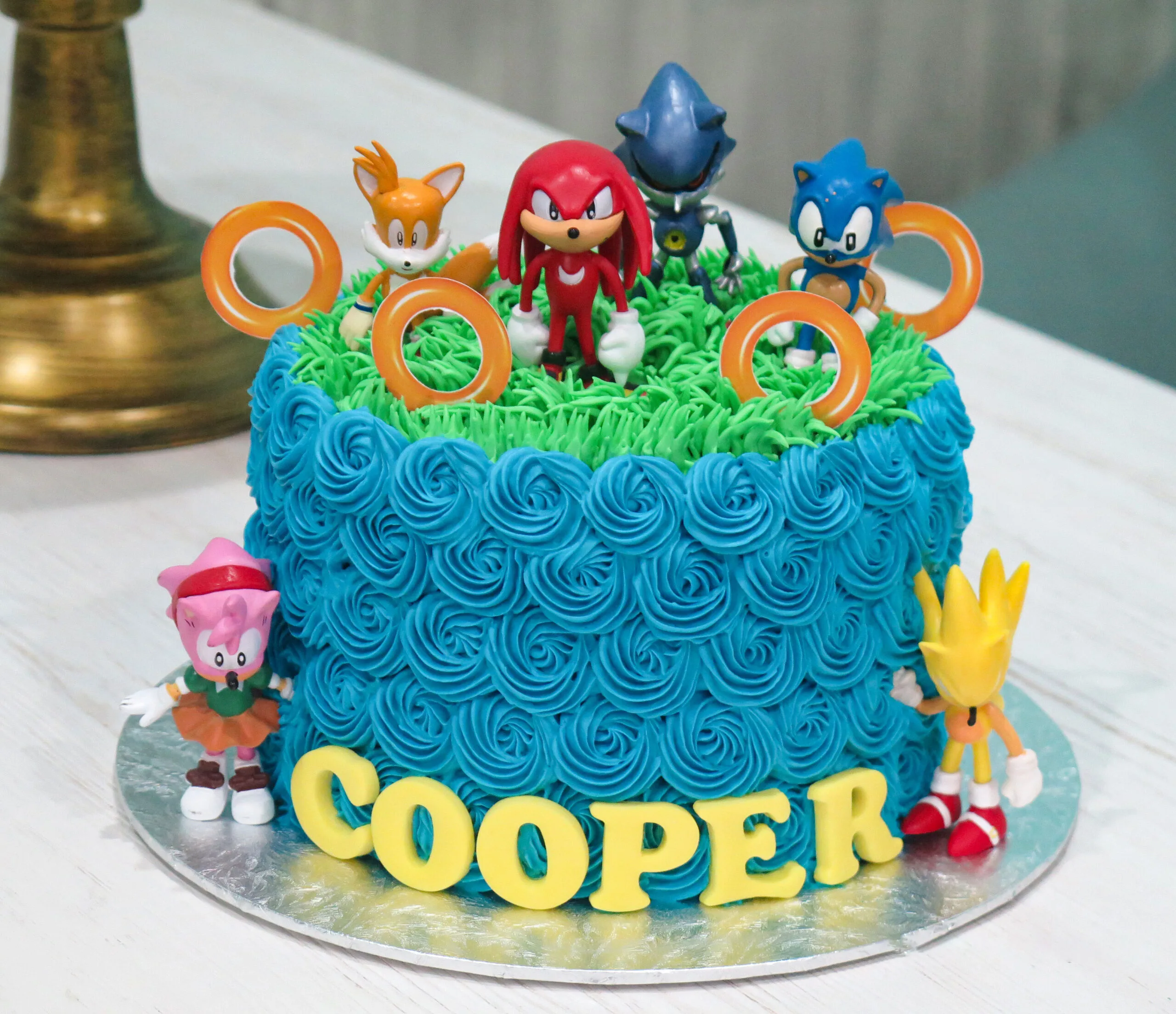 Sonic the Hedgehog Inspired Swirl Cake