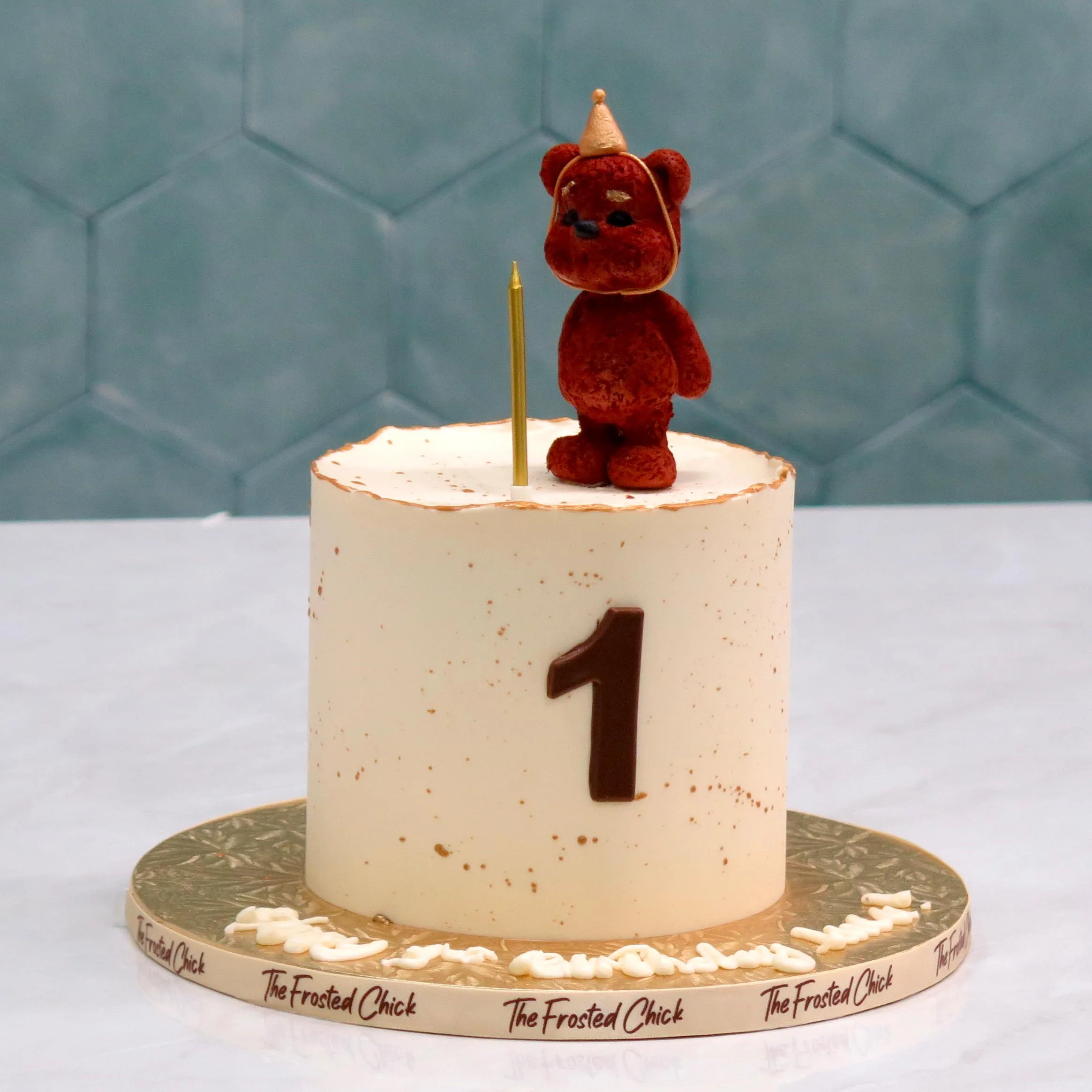 Minimalist Bear Blowing Candle Cake