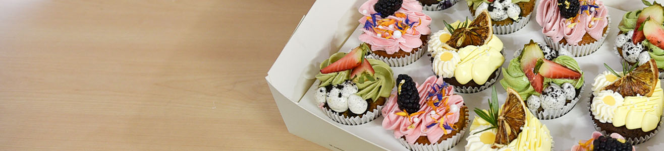 rustic floral nature cupcakes