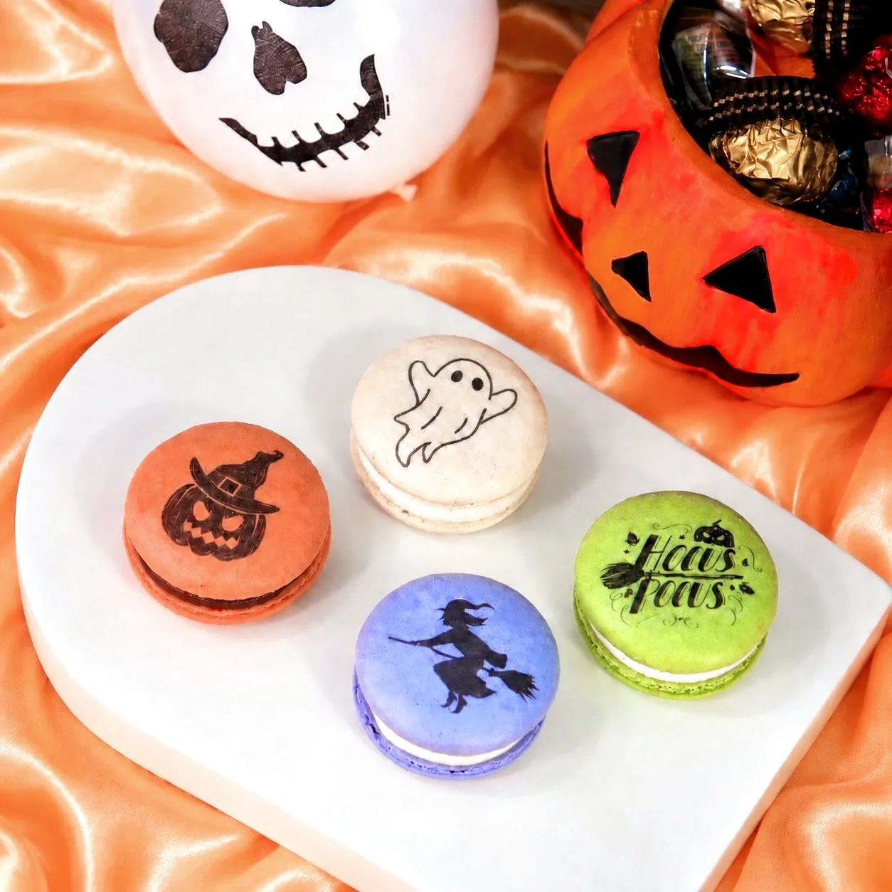 Haunted Halloween Macaron